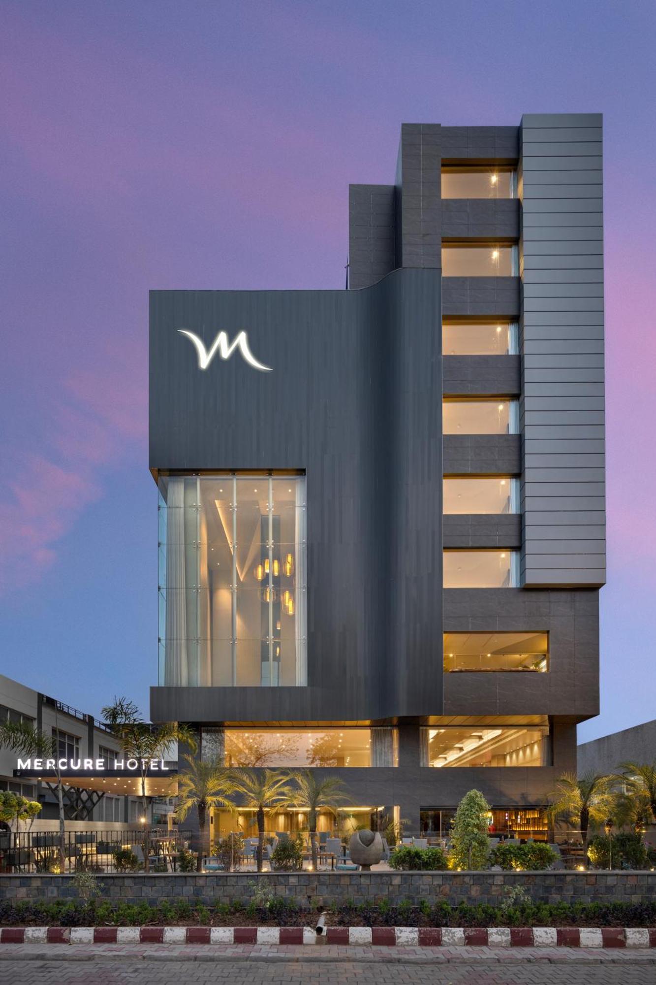 Mercure Chandigarh Tribune Chowk Hotel Exterior photo